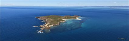 Humpy Island - Yeppoon - QLD (PBH4 00 18277)